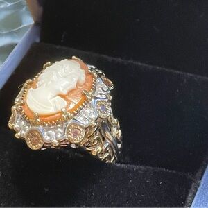 Authentic Carved Shell Cameo Ring Set in Sterling & 18kt Vermeil  NWB   size 5